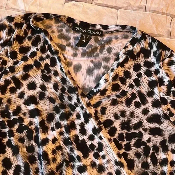 JULIAN CHANG leopard tunic blouse - Picture 2 of 4